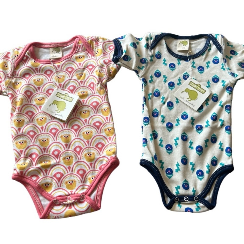 Kiwi industries Sesame street 12-18 month nwt organic Zoe and Elmo cover…